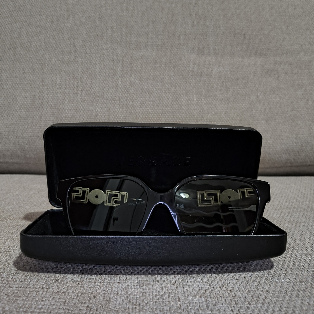 Authentic Versace Sunglasses NWT org $536 - Picture 16 of 16